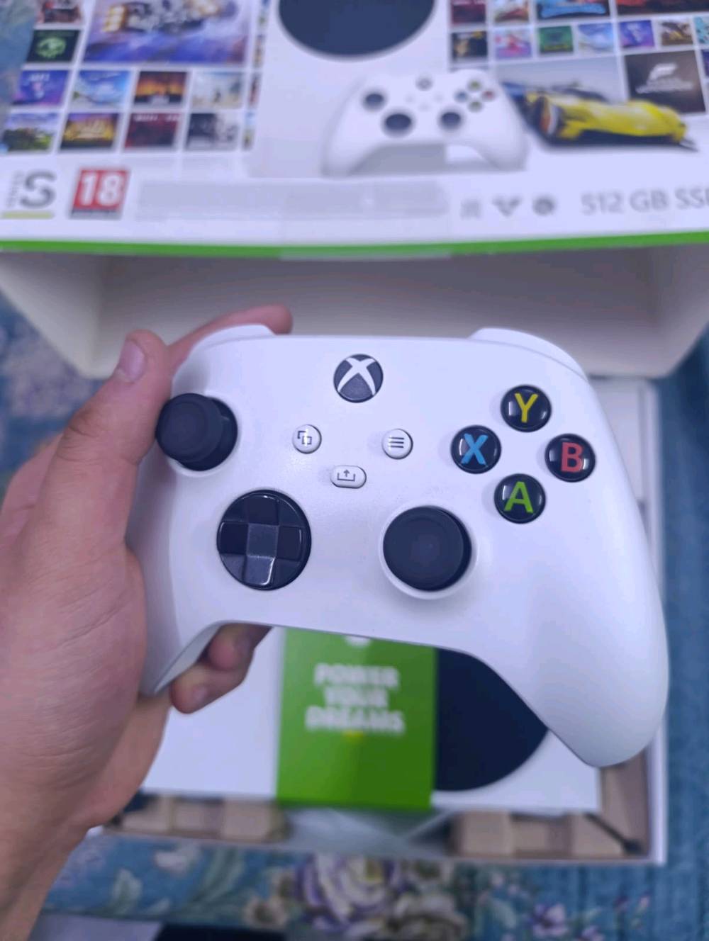 Xbox Series S للبيع - استخدام نظيف! 🎮🔥
السلام عليكم، عندي جهاز Xbox Series S مستعمل بحالة ممتازة للبيع، الجهاز قوي ويدعم كل ألعاب الجيل الجديد بكفاءة عالية.
​تفاصيل العرض والمواصفات:
​حالة الجهاز: نظيف ، الجهاز ممفتوح ولا داخل صيانة أبدًا.
​الملحقات:
​يدة التحكم الأصلية للجهاز.
​يدة إضافية ثانية من شركة Razer.
​ملاحظة بخصوص اليدة: منفذ الـ Type-C بيدة التحكم بيه مشكلة بسيطة، ولذلك مركب بداخلها قطعة بطارية شحن ممتازة بمكان البطاريات؛ تشحنها وتلعب بيها وايرلس (بدون واير)، وإذا تحب هم تكدر تربط بيها واير وتلعب مباشرة.
​📸 الصور المرفقة بالمنشور توضح حالة الجهاز والملحقات بالكامل.
​السعر:  ٤٠٠ دينار (وبيه مجال ).
​المكان: بغداد / الكرخ
​للتواصل: ***********