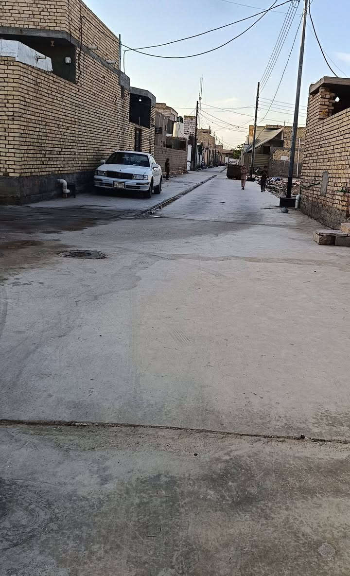 بيت للبيع في ناحيه العكيكه داخل الحي العسكري مقابيل حديقه طابقين
خلف مدرسه الفراهيدي  مساحه 120 متر شارعه 8 
البيت بناء الطابق اول طابوك الثاني فرمستون كونكريت
(غرف 3 ديوانيه وصاله ومطبخ وصحيات  ودرج ومناور)  

ه‍ــ/***********
