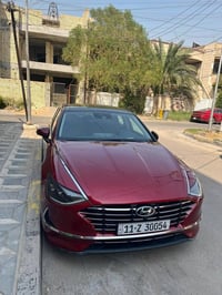 🚘 هيونداي سوناتا هايبرد 2023 Limited 🔥  🔴 اللون: أحمر 🔋 هايبرد بنزين ⚙...