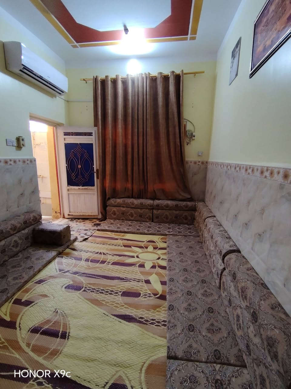 بيت في سماعيليه الثانيه مساحه ٧٨م قاطين الاول طابوك وثاني فرمستون الاول بي استقبال وصاله وغرفه ومطبخ وثاني بي غرفتين وصاله للبيع *********** رقم صاحب البيت
