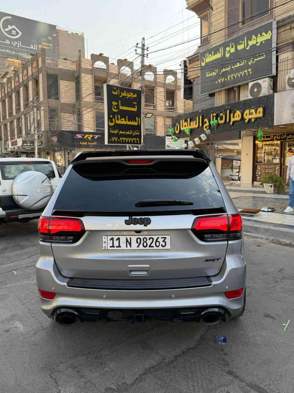 جيب SRT • ٦٤٠٠ • كلين تايتل