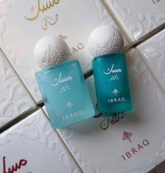 بنات متوفر عندي ارقى لعطور الاصليه شرط لضمان ثبات اكثر من ٢٤ ساعه وتوصيلي مجاني
@إشارة

نص مكتوب في الصور:
- الوان الباربيات 🤩 5,000 ب
- عطر البيبي باودر نظافه وعطر البودره اللي مثل جداً وثباتيه قويه
