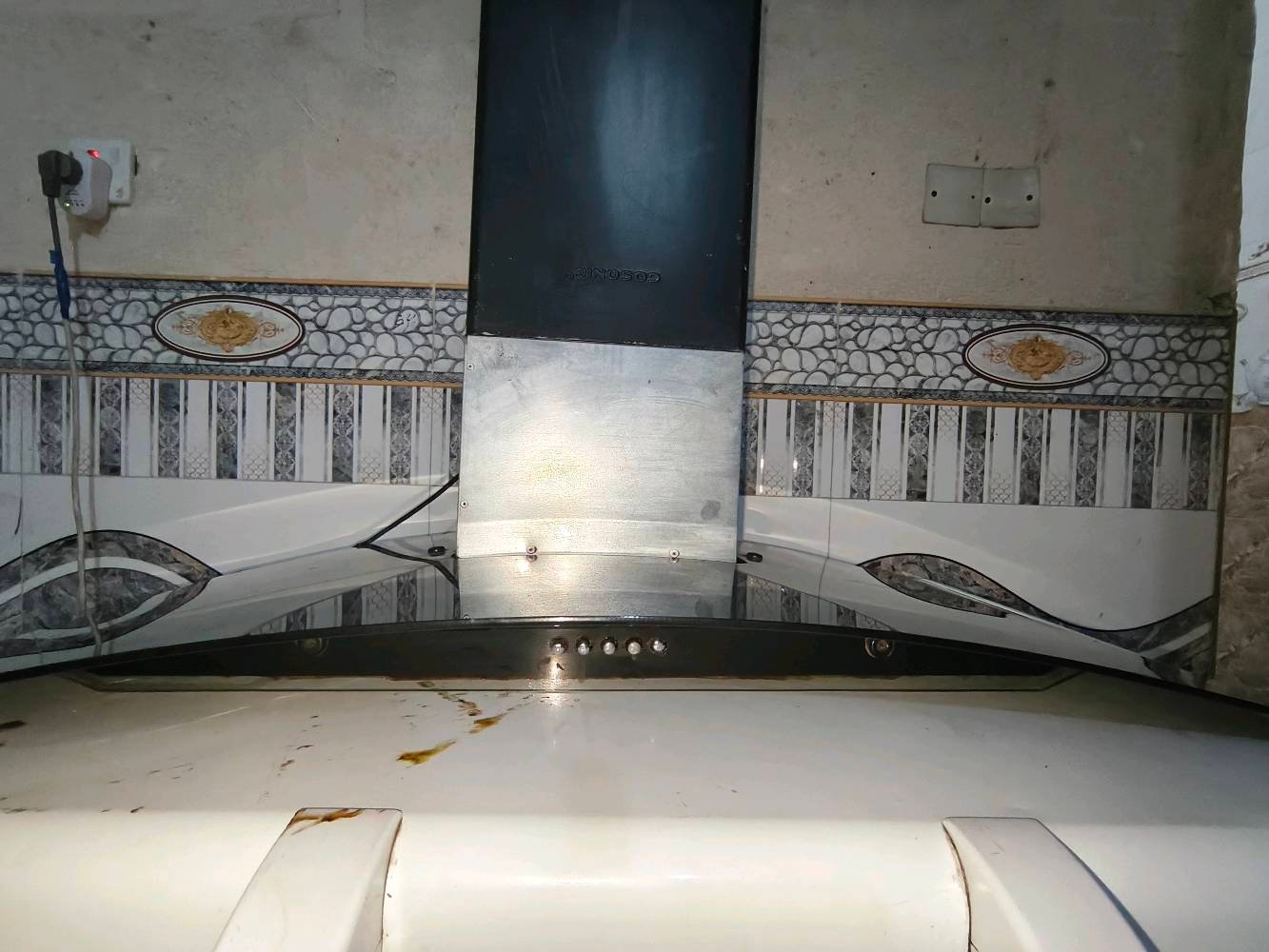 ساحبة طباخ مستخدمة السعر ١٠٠ ألف