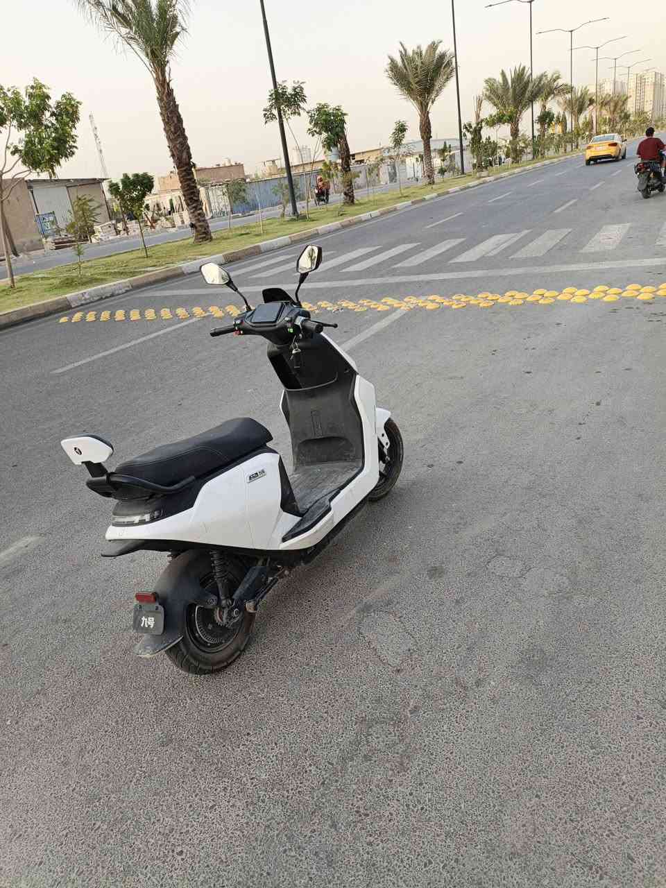 سلام عليكم دراجه شحن ياديا 6باتري 72فولت 35امبير تمشيك بل شحنه فوك ل50كيلو كامله ومكفوله ماشيه50كيلو بس سرعته 75حقيقي طياره دراجه  سعرها650وبيها مجال بسيط مكاني حي الجهاد بغداد ستفسار *********** بيع فقط
