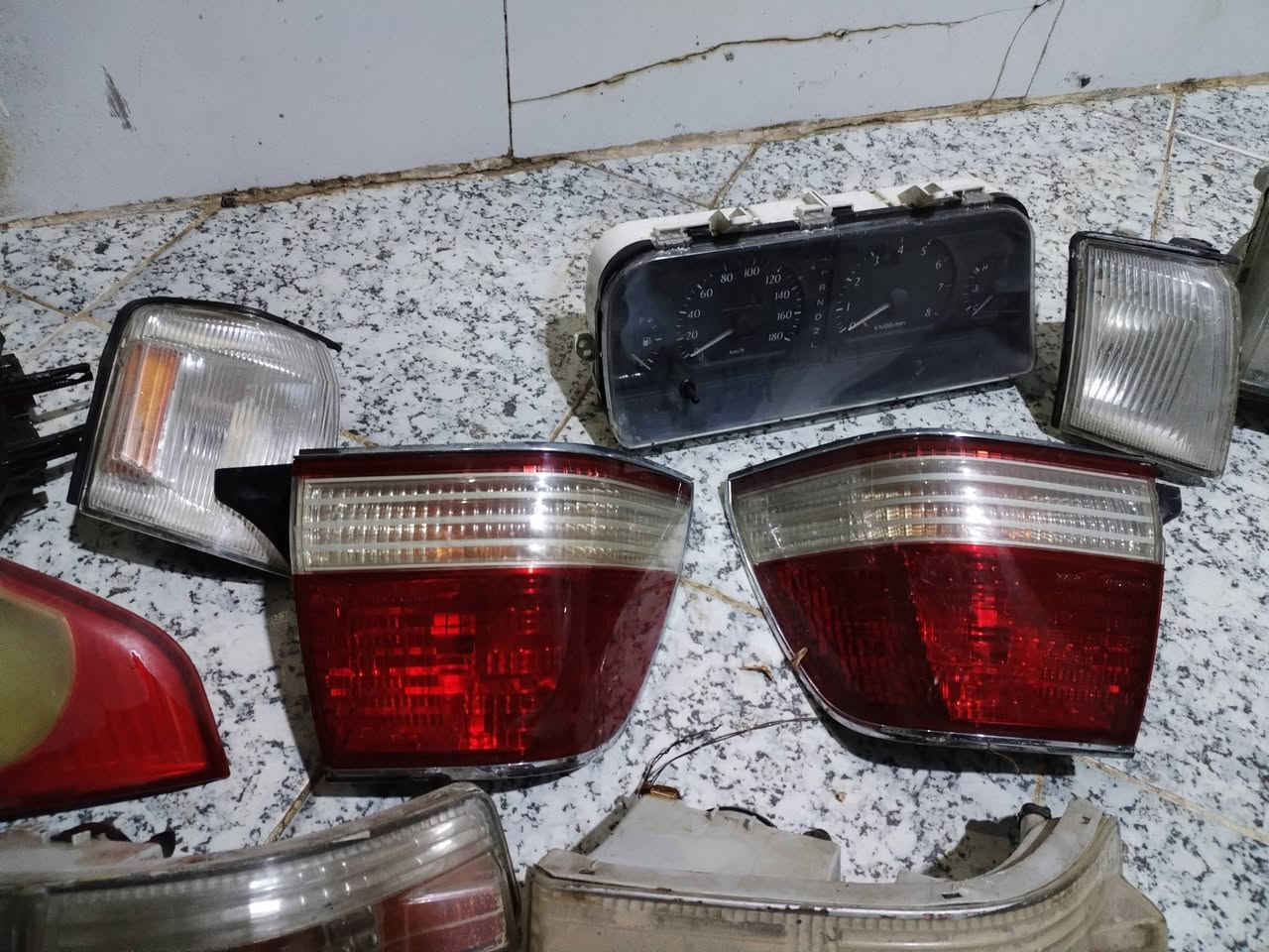 سلام عليكم للبيع غراض شاشه مع إطار النترا ٢٠ ترهم جميع السيارات الشاشه  ماخذهه ب١٢٥ سعرهه ٧٥ +مسجال راس ثور  ب١٠ +عينه جديده شرط شغل راس ثور ب٣٠ +لايت راس ثور تكم كامل جيب وشد سعره ٣٠ +زوج صطاب راس ثور فلات جدد سعرهن ٣٠ +زوج اشاير راس ثور تكم ثنينهن ب١٠+اشاير جوه بداعميه راس ثور فلات ثنينهن ب١٥+صطابات راس ثور تكم ثنينن ب٤٠ +زوج اشاير وره كورلا ب١٥ المكان البصره قضاء المدينه
اتصل وتدلل إذا تريد توصيل هم موجود ***********
