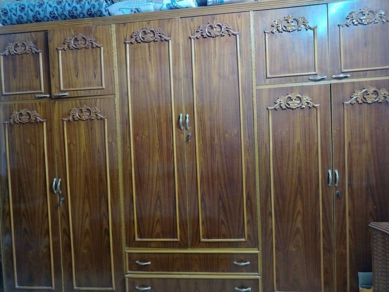 غرفة النوم نضيفه حيل البيع سعره مليون العنوان حي سومر ١١٢ اتواصل  ***********
