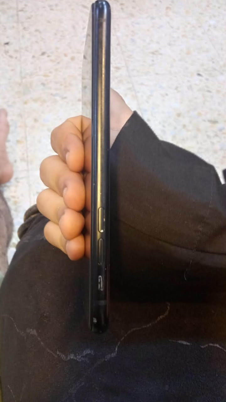 Xrملحقات سبع كفرات وشاحنه كامله كلشي شغال ما عده الفيس ايدي متوقف ما مفتوح بغداد الدوره السعر 150
***********
