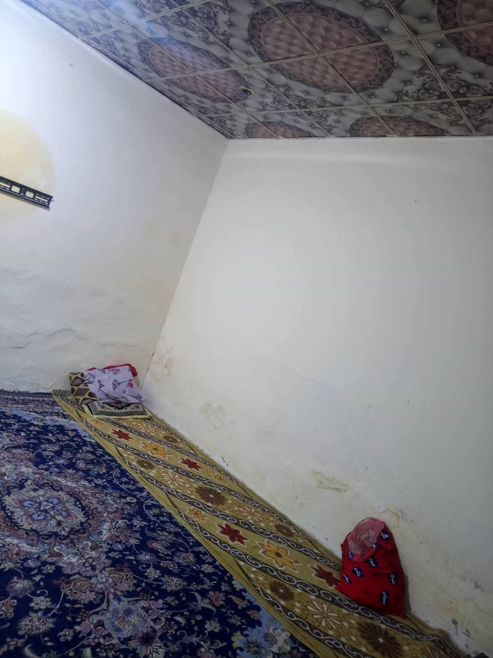 حي لمهندسين • بيت عل شارع • حمامين