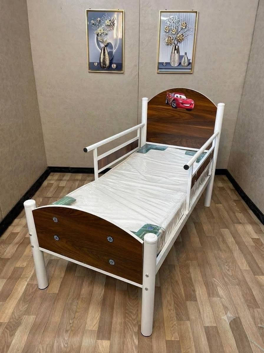 #عرض خاص 
سرير نفر واحد طفل درجه اولى ثقيل يتحمل اوزان ثقيله متين وقوي تصميم حلو بجوده عاليه التحمل  يناسب للغرف النوم والفنادق صناعة ايرانيه 
السعر 75 الف 
التوصيل مجاني فقط كربلاء المقدسة 
للطلب والاستفسار مراسله على الواتساب او على الخاص 
***********
