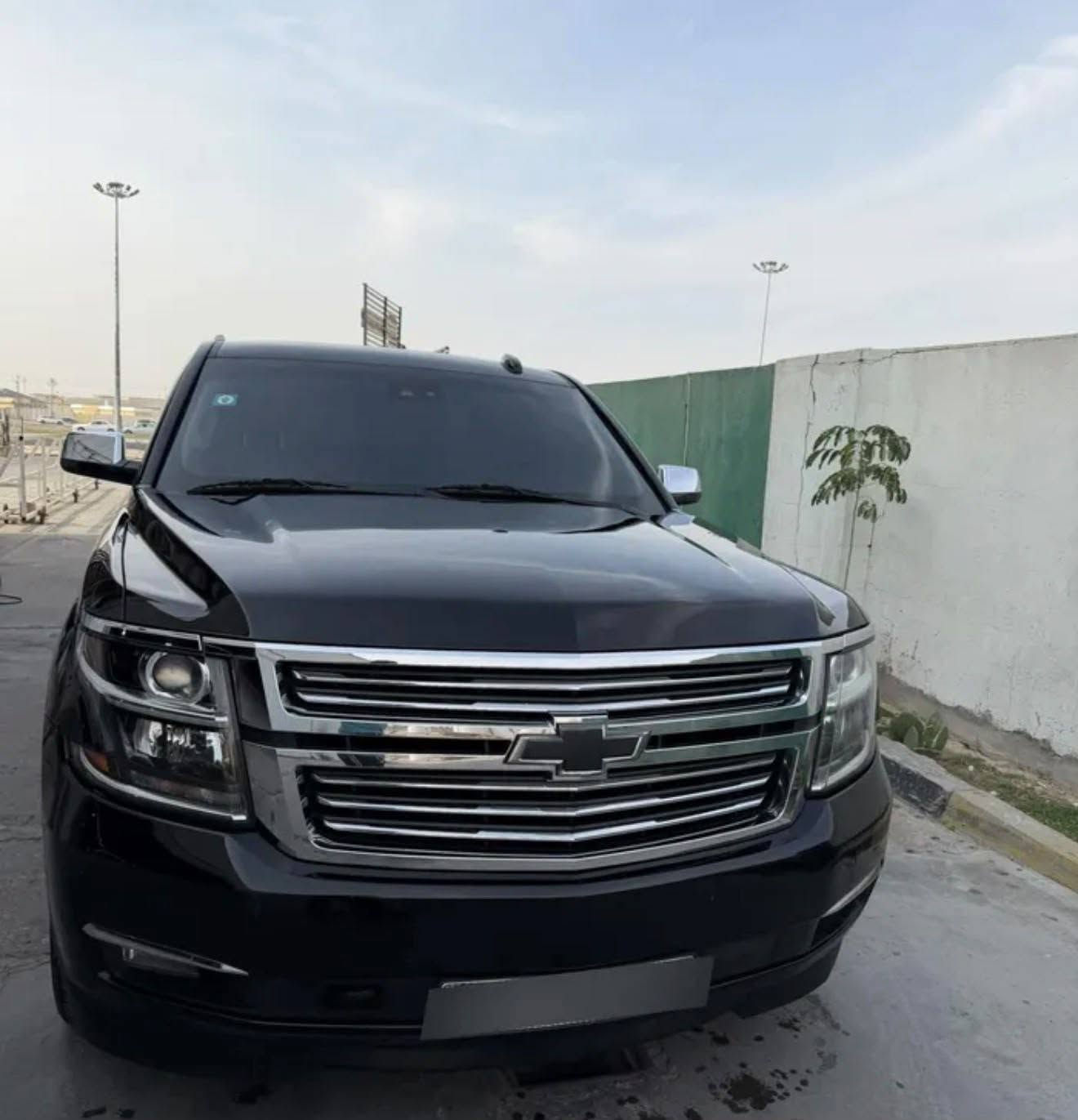 تاهو 2020 خليجي بريمير رقم بغداد ب اسمي
فول مواصفات للأخير 
كفاله كير ومحرك 
سياره بوضع شركه جديده داخل وخارج بوضع الشركه 
فقط تبديل جاملغ امامي نفس اللون 
سياره خليجيه كفاله جديده بمعنى الكلمه 
تبريد حداديه وكير ومحرك بوضع شركه
حداديه جديده وتخم تاير جديد وباتري جديد
ع ايدي وكلش مداريها بانزين محسن ودهن اصلي 
سياره ما ناقصها ربع دينار
دواخلها جدد بوضع الشركه 
السعر 385 وبيها مجال بسيط 
رقم بغداد ب اسمي
مكاني بلبصره واهلا وسهلا بلجميع وبلخير ع الي ياخذها 
‏‭***********

نص مكتوب في الصور:
- السوق المفتوح opensooq.com