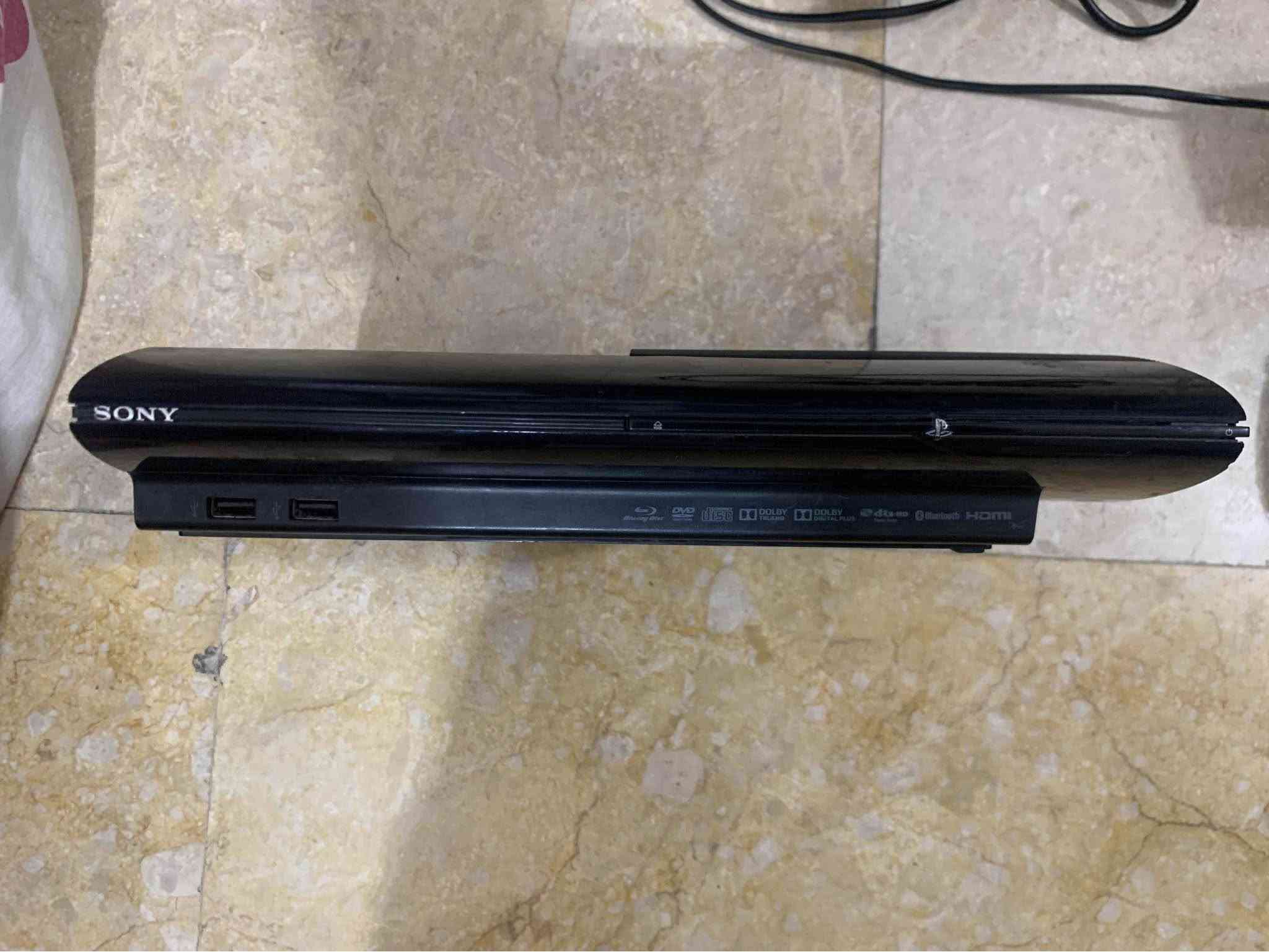 ***********

بلي ٣ سوبر سلم مهكر نضام مكاتب
هارد حجم 500 كيكه
بي 60 لعبة قوية
بي نضام مكاتب تكدر تنزل العاب بلي ون و تو و ثري
ويا جوستك وحده احرافيه
جهاز شغال و نضيف و بدون اي مشاكل

السعر 120 الف قفل 
مكاني بغداد اليرموك
تواصل *********** بغداد, العراق

