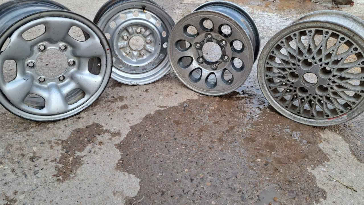 حسلام عليكم   وياله مال بيءم ومال بهبهان، ومال مارسيدس ومال  سورنتو  كلهن طخم كامل  ونضاف 
ويل مال  بيجو بارس
وياهن زوج تواير 
كاملات ونضاف
مكان عماره 
كلمن  وسعره
توصل  *********** البصرة, العراق
