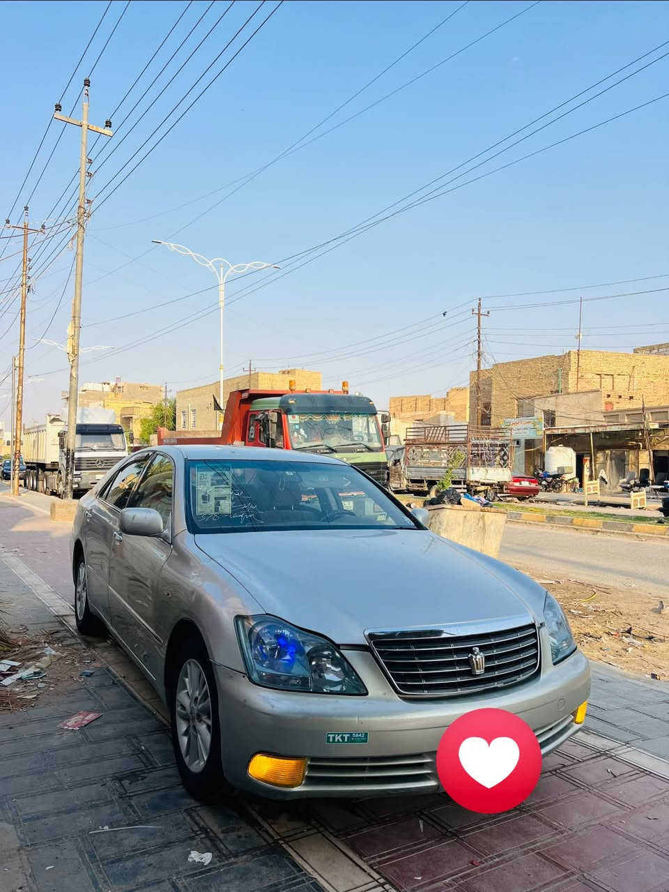 سلام عليكم 
شاهينه للبيع 2005 
كصه جنطه 
متومه شمالي طبق لأصل 
سياره انضف من صوره 
جاهزه للخير 
تبريد ثلج ❄️ 
حداديه جاهزه 
كهربائيات كلهه شغاله 
سعر 31 الله شاهد بلاش بس متوازي عله بيعته 
*********** 
شطره
