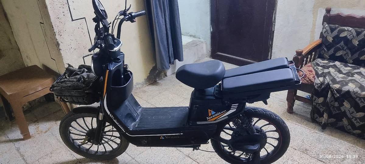 ماطو شحن للبيع ماطور شغال بس شحن مياخذ وبي بطاريتين واكفات السعر 100 ***********
