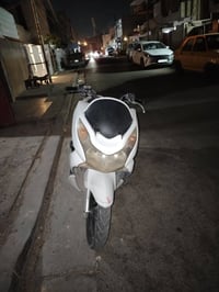 دراجة pcx جيل اول للبيع دراجة مكينتها مامفتوحة بس عوزها نواقص بسيطة ال...