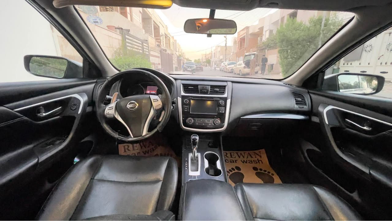NISSAN ALTIMA SR 2018 – MIDNIGHT EDITION 

سەیارەیەکی جوان و سپۆرتی، بە مواسەفاتی SR Midnight Edition
‎مۆدێل: 2018
لەسەر سۆنەر دەیفرۆشم موشتەری نی بێزارم مەکە
٩٣ وەرەقە قفل بێ مەجال 
٤ پارچەی ھەیە و پشتی ھەیتی
ناو حەوزی تۆزەکە ھەیتی 
بێ ێرباگ 
نەرمە تەزرەکی ھەیە بە چاو دیار نیە لە سەقفی
جۆر: Nissan Altima SR
‎ پەکێجی: Midnight Edition
مەکینە: 2.5L – 4 سلێندر
گێڕ: ئۆتۆماتیک CVT
Drive: FWD
ڕەنگ: Midnight / ڕەنگی تۆخ
ڕیم: SR Sport Wheels
لایت: LED
Sunroof: هەیە
Push Start: هەیە
Keyless Entry: هەیە
Cruise Control: هەیە
 کامێرای دواوە: هەیە
شاشەی ناوەڕاست: هەیە
کۆنتڕۆڵی فرمان: هەیە
Bluetooth / USB: هەیە
Air Conditioning: هەیە
Airbag: هەیە
‎ ناوەوە: ستایلی سپۆرتی SR

🖤 Midnight Edition بە تایبەتمەندییەکانی ڕەنگ و دیزاینی تۆخ، ڕیمی سپۆرتی و ستایلی جیاواز.

1N4AL3AP5JC160292 ژمارەی شانصی
‎📌مۆدێل: 2018
‎💰 نرخ: [93 قفل ]
‎📍 شوێن: [ھەولێر ]
‎📞 ژمارەی پەیوەندی: [***********] أربيل, العراق
