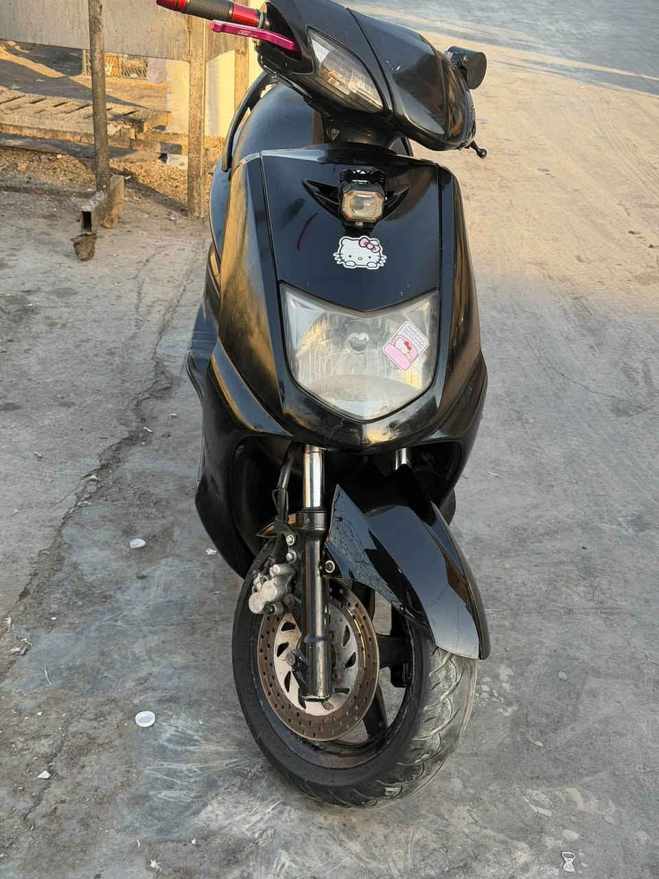 سكنس نثيه للبيع  مكينه  حلوه   بلاديه
صالنصه رياضيه شلعه قويه تزويد خارجي بيها 
مكاني بغداد بسمايه 
سعر 850وبيها مجال
***********
