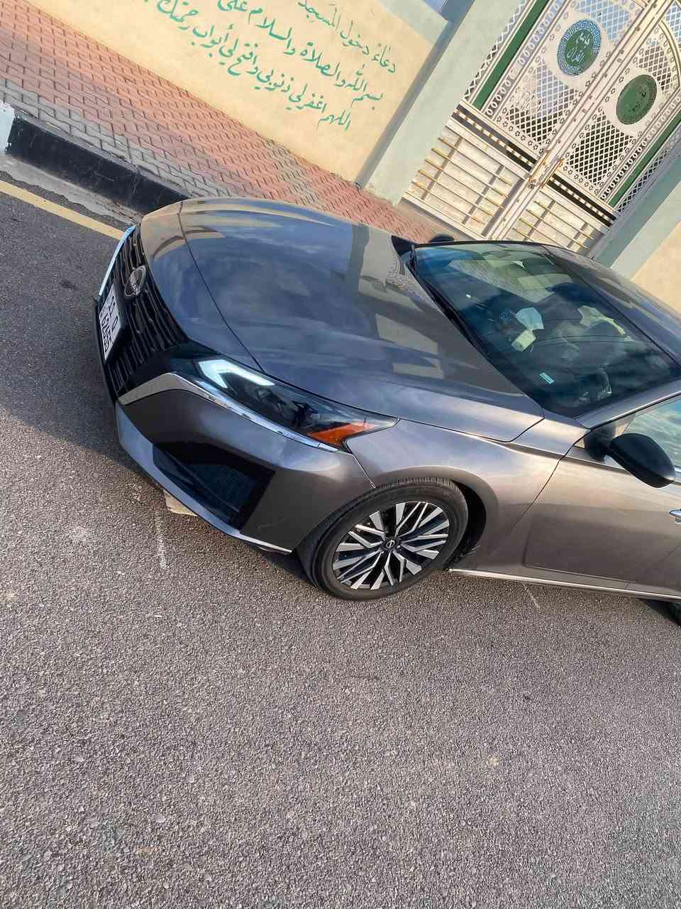 سلام عليكم 
نيسان التيما مديل 2024 sv
صناعه ياباني 🎌🫡
رادار   360 درجه
جوانب و خلفي و امامي
رقم بغداد بسمي 
ويل كب
سياره تو ويل وليس فور ويل
شاشه كار بلي
لد نهاري ليلي
لد و عدسات زنون بلاد
كير محرك بلاد وكاله
شاصي لغد و كاله شرط
ومكينه 2500cc
يعني ثنين و نص
وليس 2000 
سياره نضيفه و مالت جناي
ضرار بدون يرباك و داخل
جاملغين اماميه صبغ 
مكاني ديالى
***********
و شراي حياكم الله 
و سعر خاص او تصال 
اذا نكول كذا سعر ناس دكول  هواي و اذا قليل ناس يكولون بيها شي 
سعر خاص و اتصال و حياكم الله
