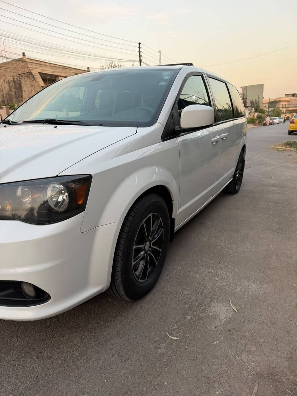 دوج كراند كرفان 2019 GT كلين رقم دهوك تفاصيل اكثر اتصل *********** كورك واتس اب *********** مكان السياره موصل 🌹 السعر ١٩٥$
