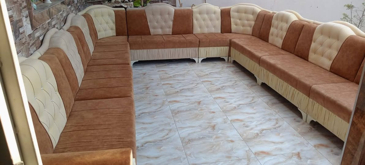 ديوان 14متر زاويتين بعدو جديدة سعره مناسب جداً بيع مستعجل للتواصل الرقم بي واتساب ***********
