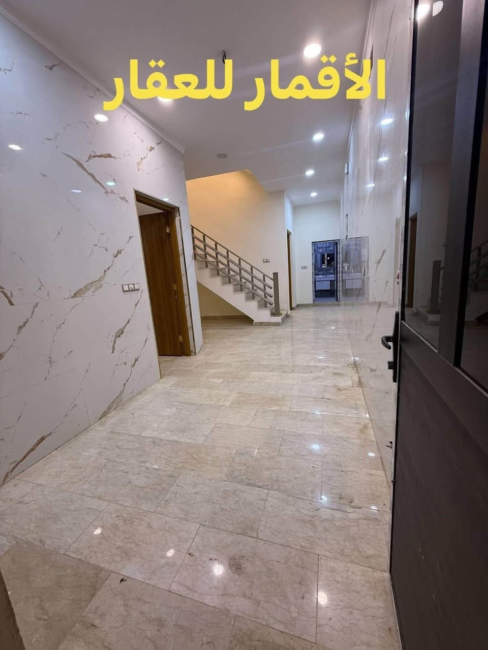 مشتمل للبيع المساحه 90 متر  البنوك شارع باريس 

الواجهه 6.40

والنزال 14 متر 

المحتويات استقبال ومطبخ وحولي ومنور. وخدمات 

عدد الغرف ثلاث نوم واحده نظام سويت 

لاستفسار. اكثر لاتصال او مراجعه مكتب الأقمار البنوك 

شارع الكنيسه مجاور مدرسه الجواهري 

***********☎️
