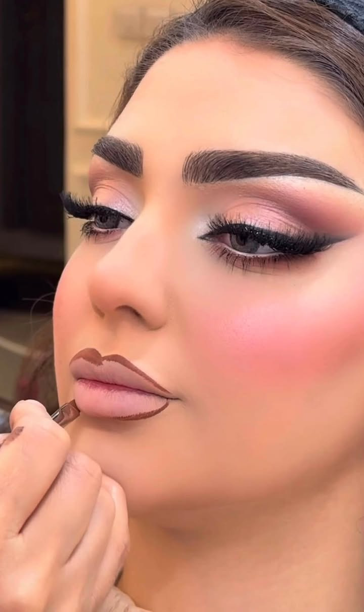 جمال ونظافه المكياج يمنه وبس سنتر نونه 🌺
للحجز ولاستفسار الاتصال ع الرقم 
***********
