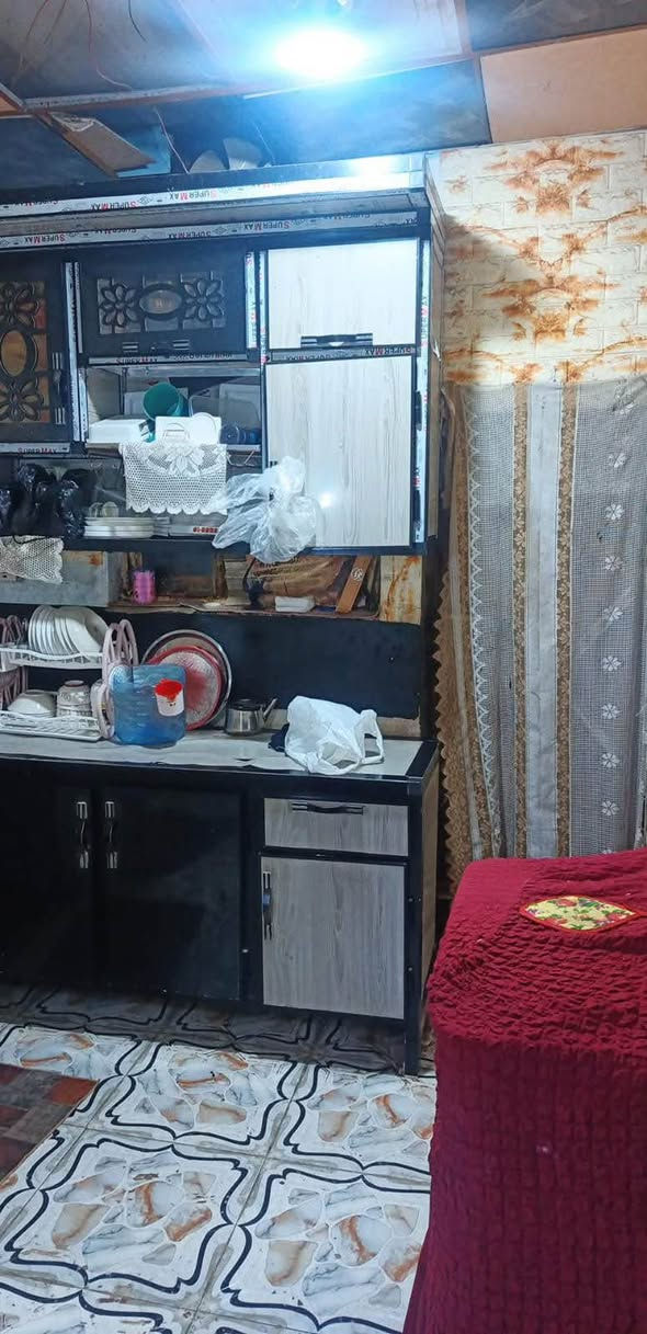 بيت تجاوز المساحة 100 عله شارع تبليط غرفتين نوم صالةمطبخ صحيات كاونتر برميل مع البيت  السعر 13 ابو الخصيب, البصرة
