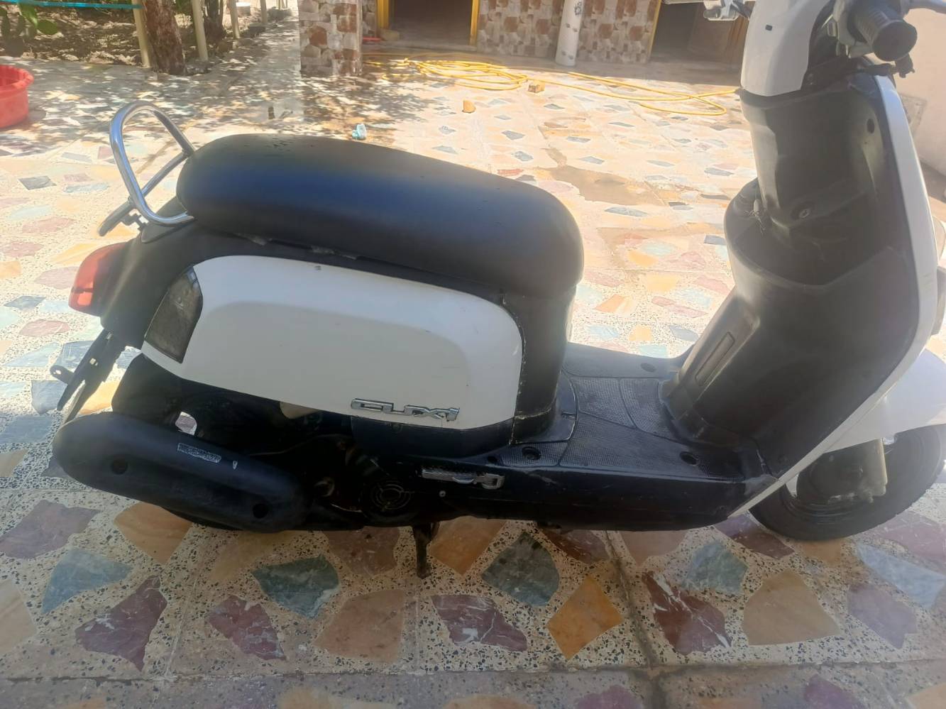 ماكس بوليس • مجال قليل