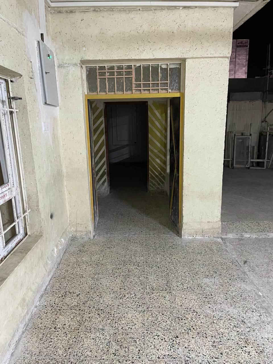 بيت للإيجار • مكاتب ومخزن • طريق بغداد