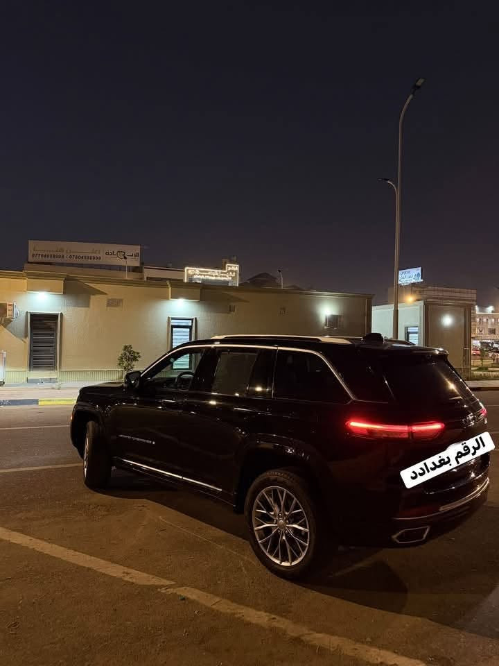 مرحبا اخوان جيب 2023 سومت السياره فول 1/1 معروفه بعد مواصفات السومت اعلى فئه بلجيب السيارة ماشيه 55 الف كيلو مو ميل السياره وارد امريكي بيهة 3 قطع ضرر جهة الصدر الباب مصبوغ فقط والباب الخلفي مبدل ومصبوغ وسمكره بلجاملغ الخلفي والجاملغ الامامي صبوغ فقط للجماليه ايرباك فقط برده خلفيه  باقي السيارة كفاله وصور الحادث مرفقه بلمنشور الموصفات شنو يخطر بالك مساج تدفئه تبريد 5 كامرات كشنين خزن ميموري تشغيل عن بعد 3 شاشات بانوراما صندوق كهرباء الكشنات الخلفيه تدفئه تبريد والى اخره ما تخلص المواصفات (مزوعه) السياره عليهة نصبه تخبل رقمهة بغداد تحويل ثاني يوم مكاني بصره السعر 298 وبيهة مجال الرقم***********
