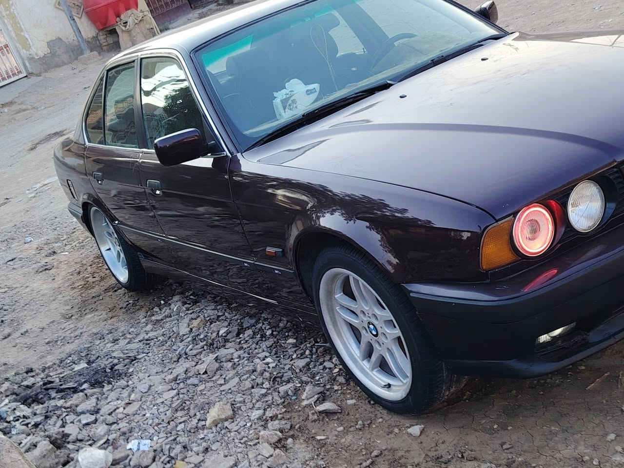 السلام عليكم 540.8V✈️ للبيع او مرواس حسب القناعه 
موديل 91 سياره اصل 535 مكينه وكير تمسح مكينه وراد ياباني بحيث لحد الان دهن اصفر مكينه وكير واحدايه وكسل قفل شرط فحص ترايك 240 رون 4 سياره جاهزه غرفه جلد وراد امريكي بجم عريض دعاميات ام ويل ام سنتر لوك شغال كهربايتة كله شغله 4 جام شغال ليت زنون ابيض عالي وناصي سياره كفاله ما ذب عليه ربع فقط غاز لتبريد سياره شلعه وتاير وبطانش شك لكاع  رقم بغداد تحويل ثاني يوم لون مميز باذنجاني ع كرزي مصبوغه لجماليه مكفوله من كلشي سياره مال جناي معمره تعمير مال جناي متعوب عليه كلشش السعر 70 وبيه مجال بسيط   
عنوان بابل الحمزة الغربي 
رقمي *********** 
***********
