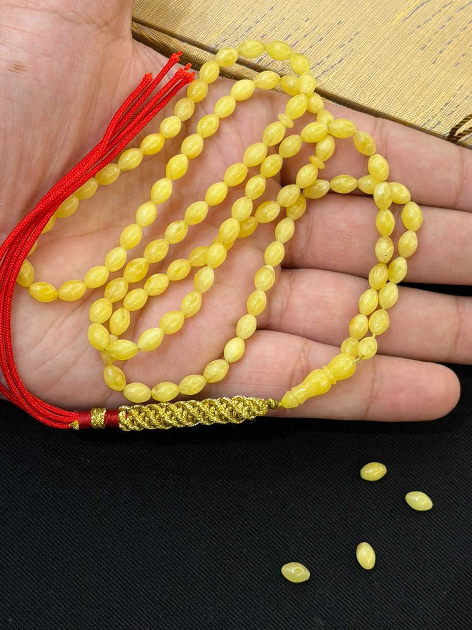 سلام عليكم
كهرب طبيعي حر ١٠٠٪؜ ضمان على الذمة 
الوزن ١٢ غرام عدد الحبات ١٠١+٤ سبير 
سعر الغرام ٨٥٠٠ دينار 
توصيل فقط النجف الأشرف 
خامة جبسية كالبة مسبح بيهة 
للتواصل على الرقم ***********
