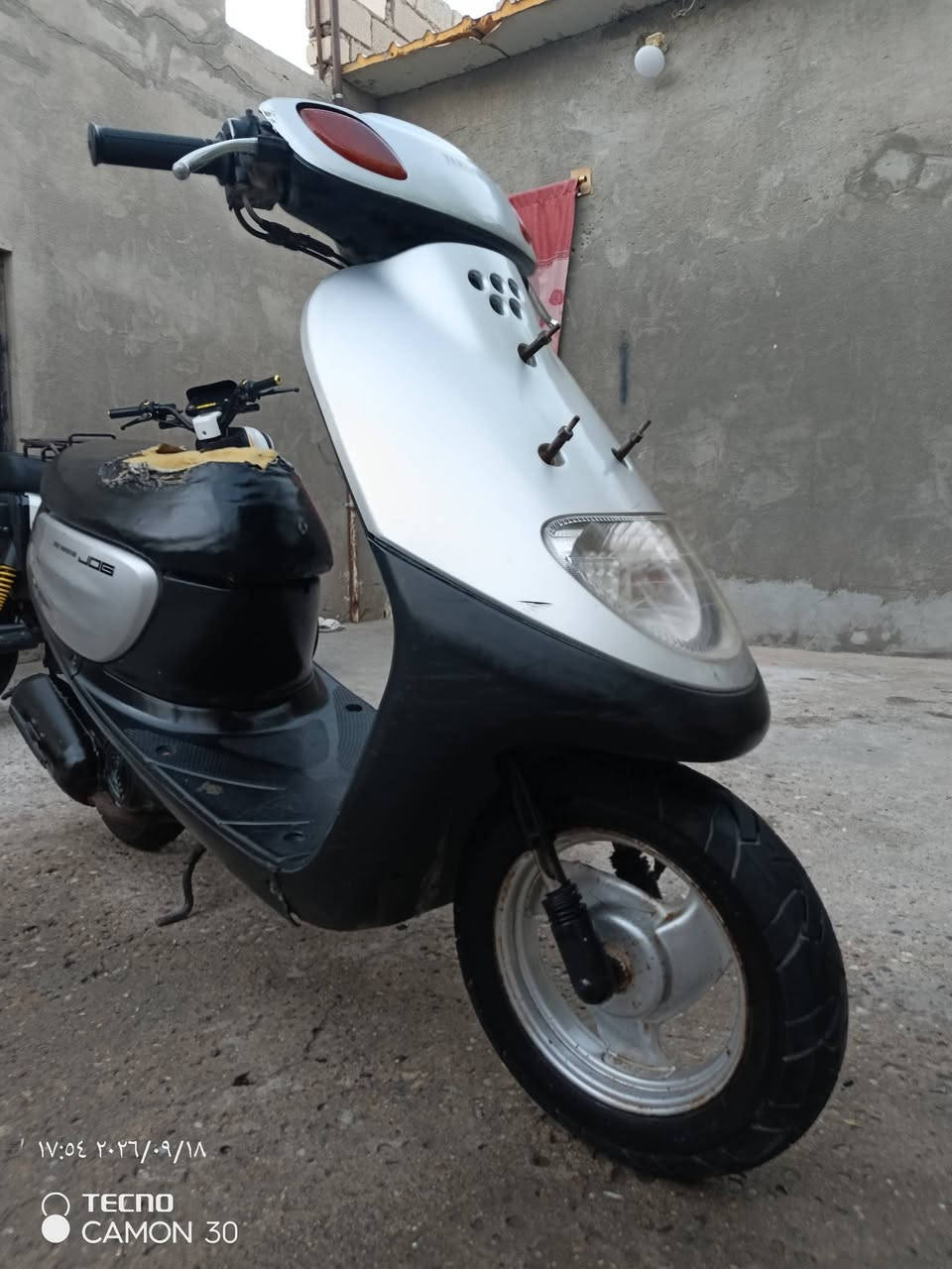 هسلام عليكم شباب دراجه خمس زروف نضيفه كلشي مابيه مكينته ناعمه مابيه أي صوت كلشي شغال بيه سلف هندر اشاير بك لايت حته حساس بيه ورماش دراجه جاهزه من كلشي ونهضته كلش قويه سعره 400 وبيه مجال مكاني البصرة قبله ***********

نص مكتوب في الصور:
- ١٧:٥٤ ٢٠٢٦/٠٩/١٨ TECNO CAMON 30
- ١٧:٥٤ ٢٠٢٦/٠٩/١٨
- TECNO
- CAMON 30
- ١٧:٠٠ ٢٠٢٦/٠٩/١٨ TECNO CAMON 30
- ١٧:٥٣ ٢٠٢٦/٠٩/١٨ TECNO CAMON 30