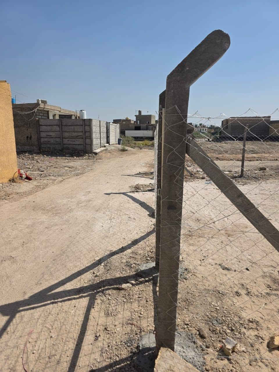 قطعه للبيع المساحه ٢٨٥.وره معمل العلف واجهيه عشره الاربع نزال ٣١ ونص نهايته القطعه ثمانيه متر للإستفسار الاتصال علا الرقم ***********. مكان القطعه طهمازيه
