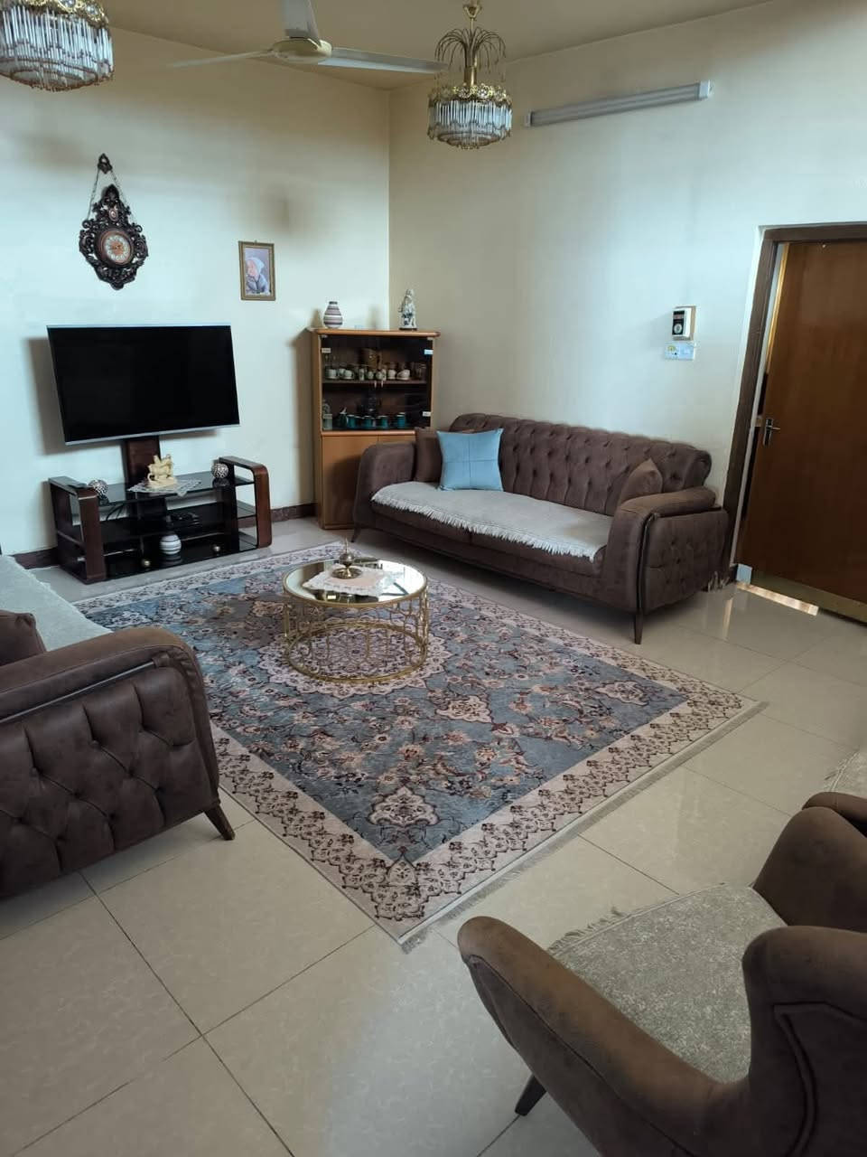🏡 #دار #للبـــيــــع 
​ #تابع #الصفحه وشاهد جميع العروض الدور الجديده اذا مـــهتـــم
​ الموقع: الحلة //  حــي // الصحه قريب شارع الكورنيش 
طابـــــــــقين  //  طـابـــو  //زراعــي 25
​العدد​ غرفة نوم  2   //  ​صالة   //   هول.   // مطبخ     //مجمع صحي   //    وطارمـه وحديقه 
المساحٌـة //     200  متـــر 
​#نــــستــقــبل #جميـــــــــع #عــــــروض #كـم العــــقـاريـــه   السعر:       // عبر واتساب فقط 
​📞 للتواصل والاستفسار: مكتب علي التميمي العقارات   ***********  عليه واتساب فقط 
​#دار_للايجار #دار_للبيع #عقارات_بابل #الحلة_العراق //ملاحظه الرابط الواتساب داخل الصفحه
