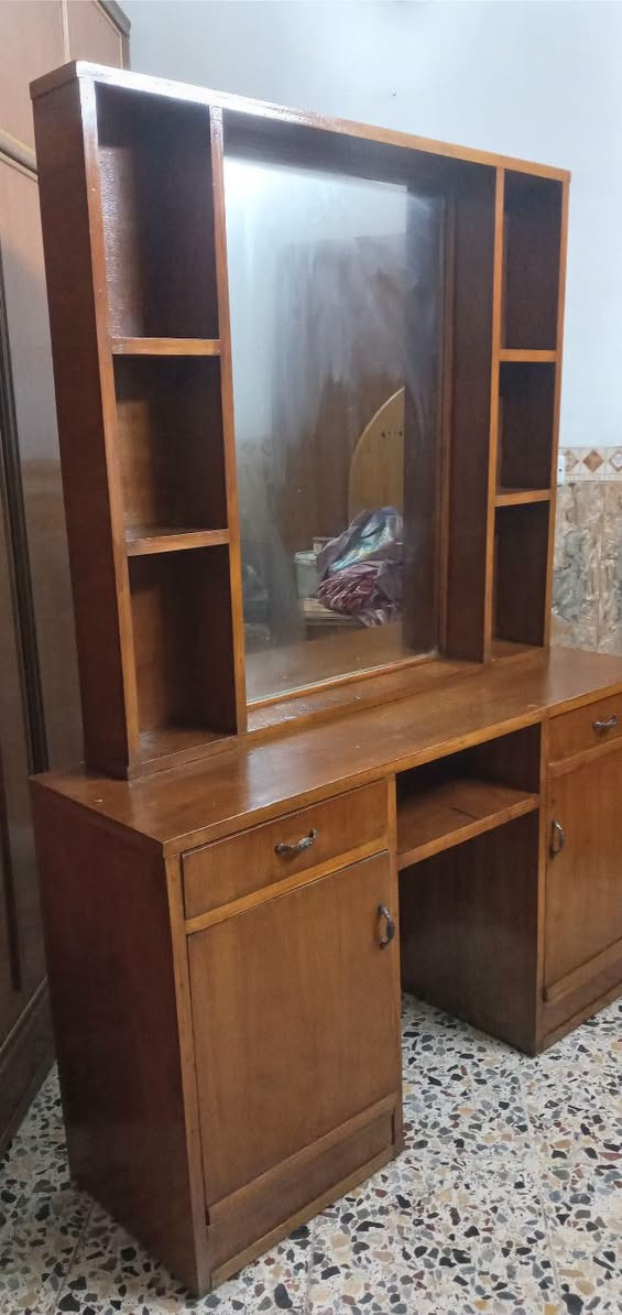 ميز تواليت صاج تزكام مستعمل ارتفاع 80 سم عرض متر و40 سم عمق 40 سم السعر 100 وبي مجال العنوان بغداد حي الإعلام سوق اميمه  حي الشباب نهايته الشارع فرع ماركت فريش موبايل عراقنا وتساب بي 
*********** 
***********
يوجد توصيل غير مجاني داخل بغداد فقط
