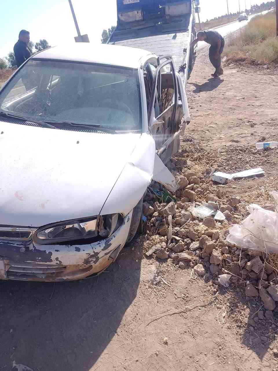 السلام عليكم
بروتون ويرا مشروع وطني رقم بصرة 
حادثها صفحه للبيع 
سيارة كير محرك كفالة فقط بابين تريد وسمكرة 
وصدر 
اللي يريدها تفصيخ او تسقيط او تعمير 
***********
سعرها مناسب 20ورقه
