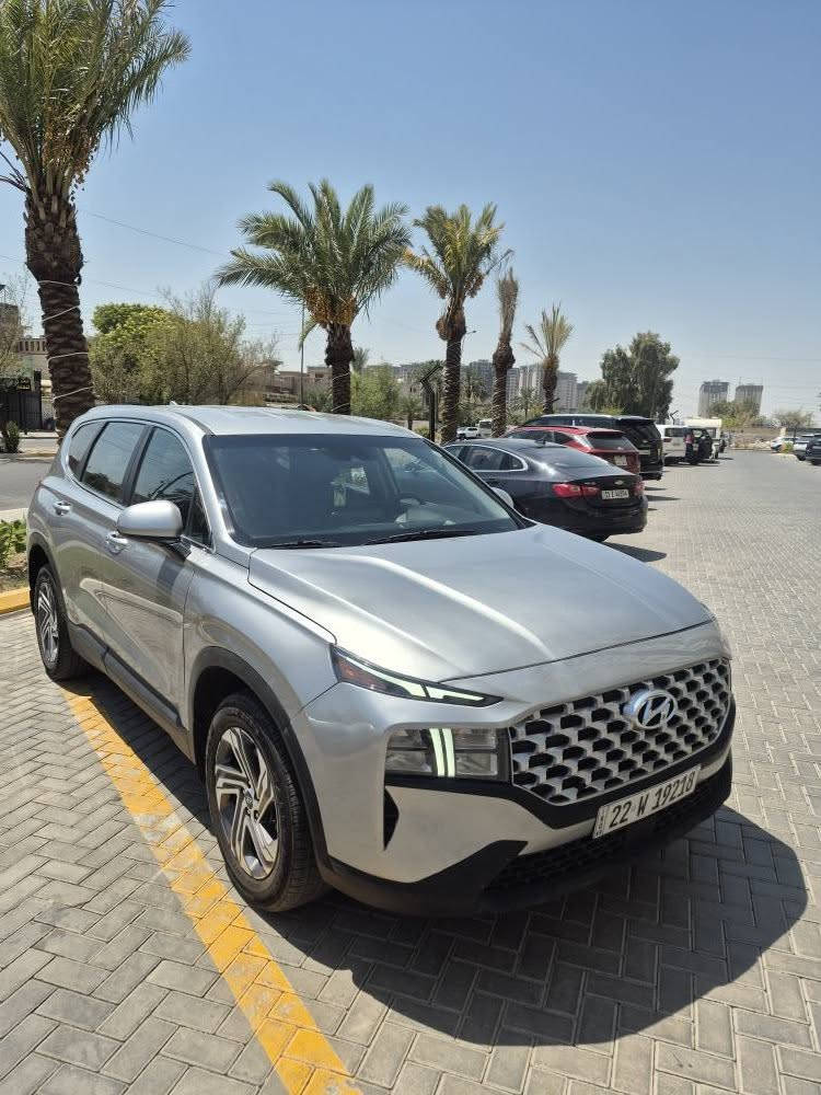 السلام عليكم 
سنتافي 2023 
مواصفات SE 
مكينه 2500 
شاشه كامره 
رادار امامي وجانبي 
قيادة ذاتيه تحديد مسار 
مثبت سرعه تفاعلي 
تبريد قطعتين 
ماشية 51 الف ميل 
بيها نص بنيد صبغ وجاملغ بارد 
ايرباك دركة وبردة 
السعر 185 وبيها مجال 
مكاني بغداد 
*********** 
*********** بغداد, العراق
