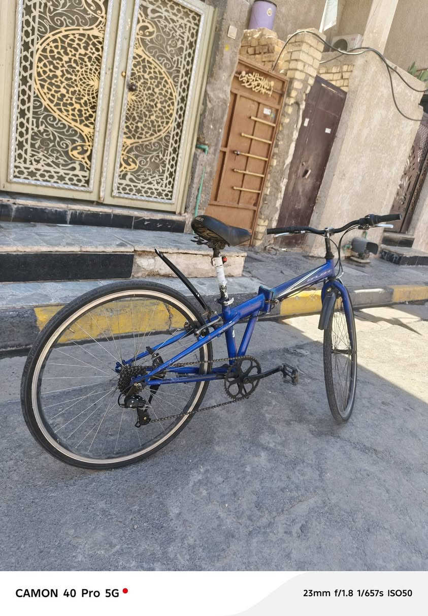 سلام عـلـيـكـم 
بايسكل. c700كامل مكمل من كل نواحي
بريكات أمامي خلفي سبع نمر البايسكل تجي وتشوف نضافته بعينك يله تاخذه رأيده ب70 وبي مجال والمو شراي لا يتعبني  ***********
