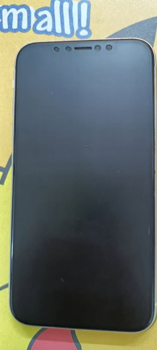 آيفون XR • ١٢٨ • ظهر مكسور