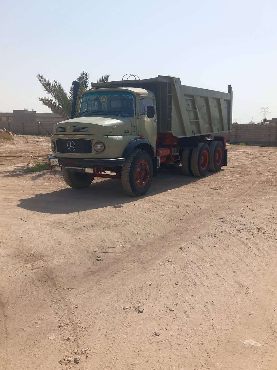 السلام عليكم سياره البيع قجمه ٧٩ ومحوره مجموعه جيف رقم بغداد ***********

