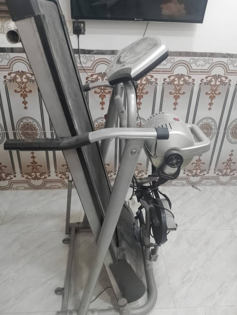 السلام عليكم عندي جهاز رياضه نوعيه جري للبيع سعر125وبي مجال العنوان الامين الثانيه اسكينه رقم الهاتف ***********يوجد واتساب توصيل ماعندي
