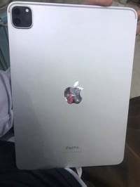 ايباد 11 • برو M2 • ٢٥٦