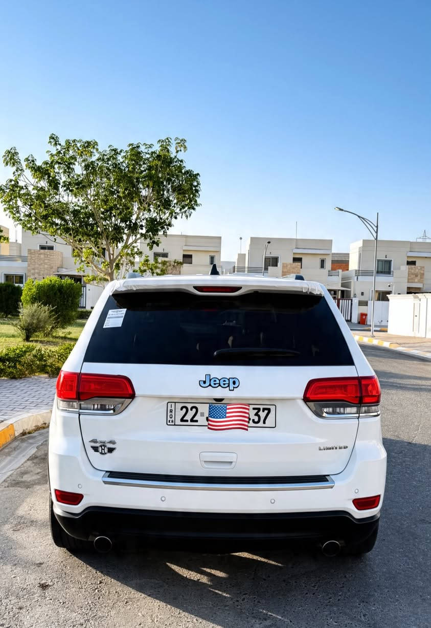 السلام عليكم الـ 14 النوادر للبيع  1/1
⚜️Jeep Grand cherokee Limited ⚜️ 
⚜️من اجدد وانظف القطع بالعراق ⚜️

جيب 2014 خليجي وكالة هارلم ، عداد المسافة 99 الف حقيقي شرط الفحص السياره مكفولة گير ومكينة ومكفولة من الصبغ والتبديل حتى دعامياتها بلادية ، فقط بارد .

السيارة قفلة المواصفات🇺🇸
فتحة سقف بانورامية ، حساسات خلفية ، رادار امامي ، تحديد مسار ، مثبت سرعة كروز كونترول ،بصمة تشغيل ، بصمة ابواب ، ترحيب عند الاقتراب ، تشغيل عن بعد ،كشنات امامية كهرباء + تدفئة / تبريد ، كشنات خلفية تدفئة ، ذاكرة خزن ميموري سيت مع الستيرن ، ستيرن بحركة كهربائيةتلسكوبية ، تدفئة بالستيرن ، تحكم ستيرن جهتين ، دبل گزوز خلفي ، تدفئة بالمريات الجانبية  السيارة خير من الله مواصفاتها بيها تراي يخبل تسوقها وتحكم ✅

رقمها اربيل بأسمي شخصياً 
للاستفسار اكثر
 ***********
***********

للأمانة السيارة جديدة والف عافية على الي تكون من نصيبة
سعر السياره جداً مناسب وبلاش 205 وبيها مجال 
وعلى راسي الجميع ♥️
