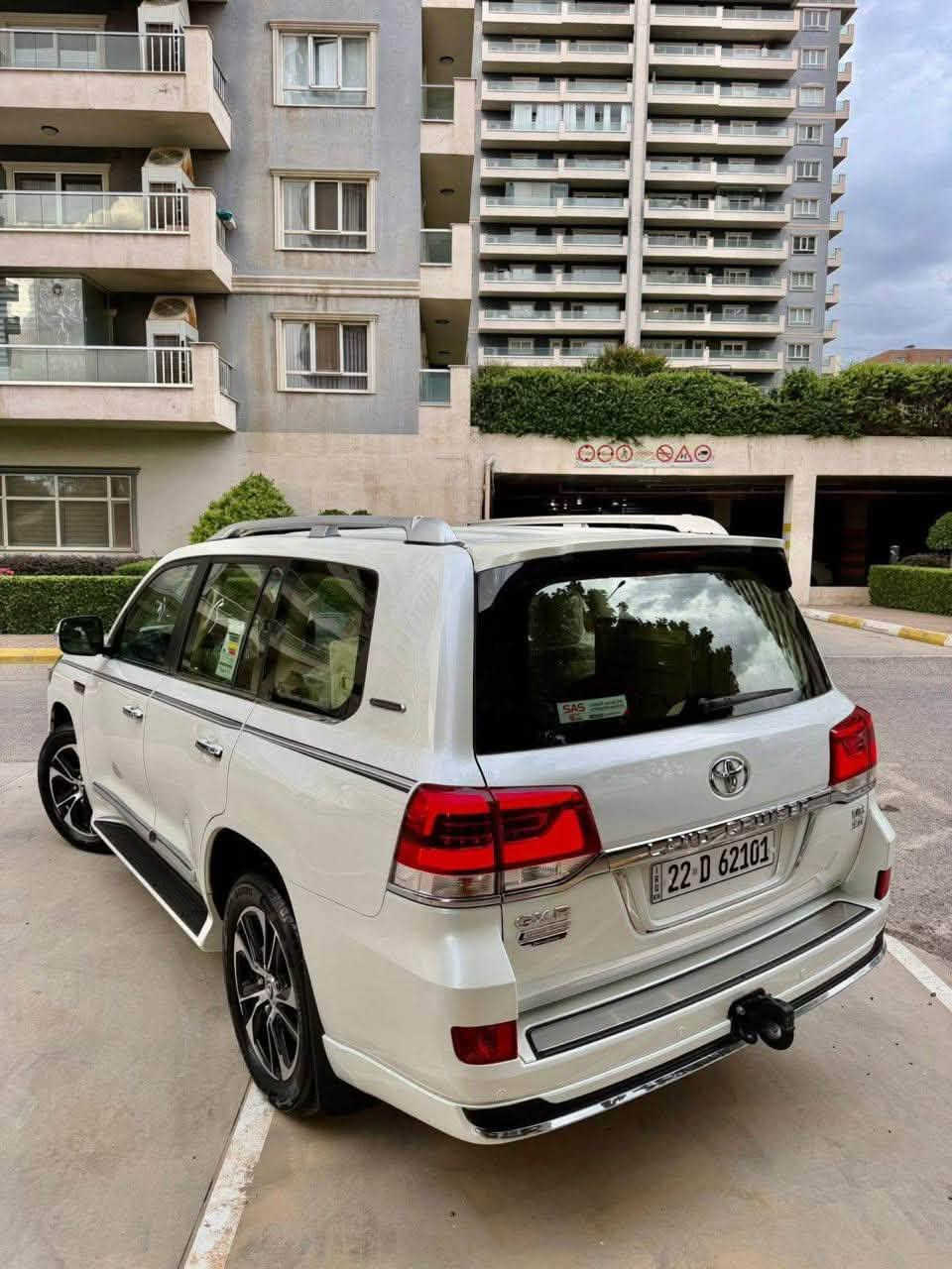 لاندكروز GXR 2021 – Grand Touring
محرك V6
ماشية 63 ألف كم فقط
شركة ساز – باب أول
ملاحظة: البيع نقد فقط بدون مراوس
السيارة أخت الزيرو بالكارتون
المواصفات:
بسمطين
سماعة بلادي
فرشات بلادي
كشن 3 دكم
5 كاميرات
مرايات لكزز
بخ ماء
شاشة كبيرة لمس
حساسات ورادارات
3 شاشات
فتحة سقف
كشن جلد كاراباي
شحن موبايل
8 إيرباغ
تبريد مركزي
بصمة تشغيل وتشغيل عن بعد
باب جاك
ثلاجة
لايت LED زينون
تحكمات ستيرن
دبل فوليوم
فورويل
هوك
السيارة بيها 2 بصمة شركة
تخم تاير دنلوب الأصلي

السيارة مكفولة كفالة عامة من الدعامية للدعامية
بدون صبغ
بدون بارد
بدون رصعات
بدون شخط
حتى الدعاميات واللحية بدون صبغ
محرك وكير بشرط مامفتوح
السيارة حيل نظيفة وكلشي على بلاد لوك
سنوية وزنگة جديدة مدفوعة ل2030. 
باسمي والتحويل بنفس اليوم
للأستفسار عن السعر ومعلومات أضافية أتصل على 
رقم صاحب سيارة
***********

