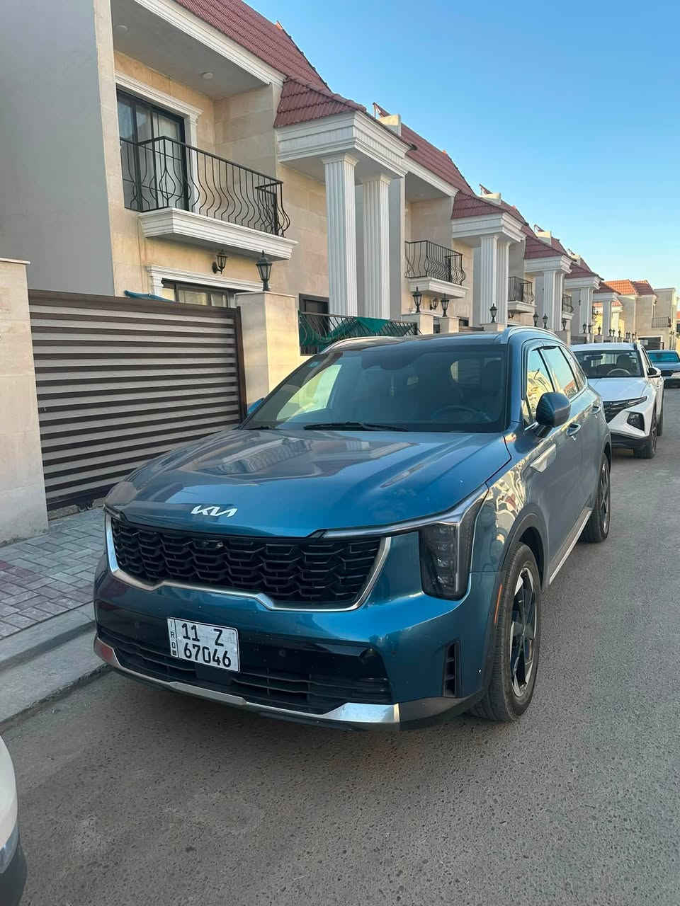 بسم الله الرحمن الرحيم
السلام عليكم
سورنتو هايبرد 2025 hev

فول مواصفات برستيج 

فئه SX prestige 

لون مميز  lake blue metalic و نصبتها غير عن البقيه

مكينه 1.6 توربو  hybrid

تنسى البانزين

السياره ماشيه 27000 كيلو 

بانوراما

تحديد مسار
قياده شبه ذاتيه
رادارات 360

كشنات تدفئه تبريد
كشنات كهرباء الاماميه + وساده للقدم

5 كامرات 360

كامره بالمرايه الوسطيه و اشارات كامره

كشنات خلفي منفصله vip

بردات خلفيه بلادي

لد برتقالي

كار بلي بدون واير

(وايرلس)

السياره حادثها بنيد مبدل

و جاملغات بيها تعديل بسيط عل بارد 

  سياره حلوه و كامله وعالخير للي تكون من نصيبه

السعر المطلوب :240 ورقه وبي مجال
 
 

مكاني بغداد حي الخضراء

للتواصل

 ***********

واتساب

