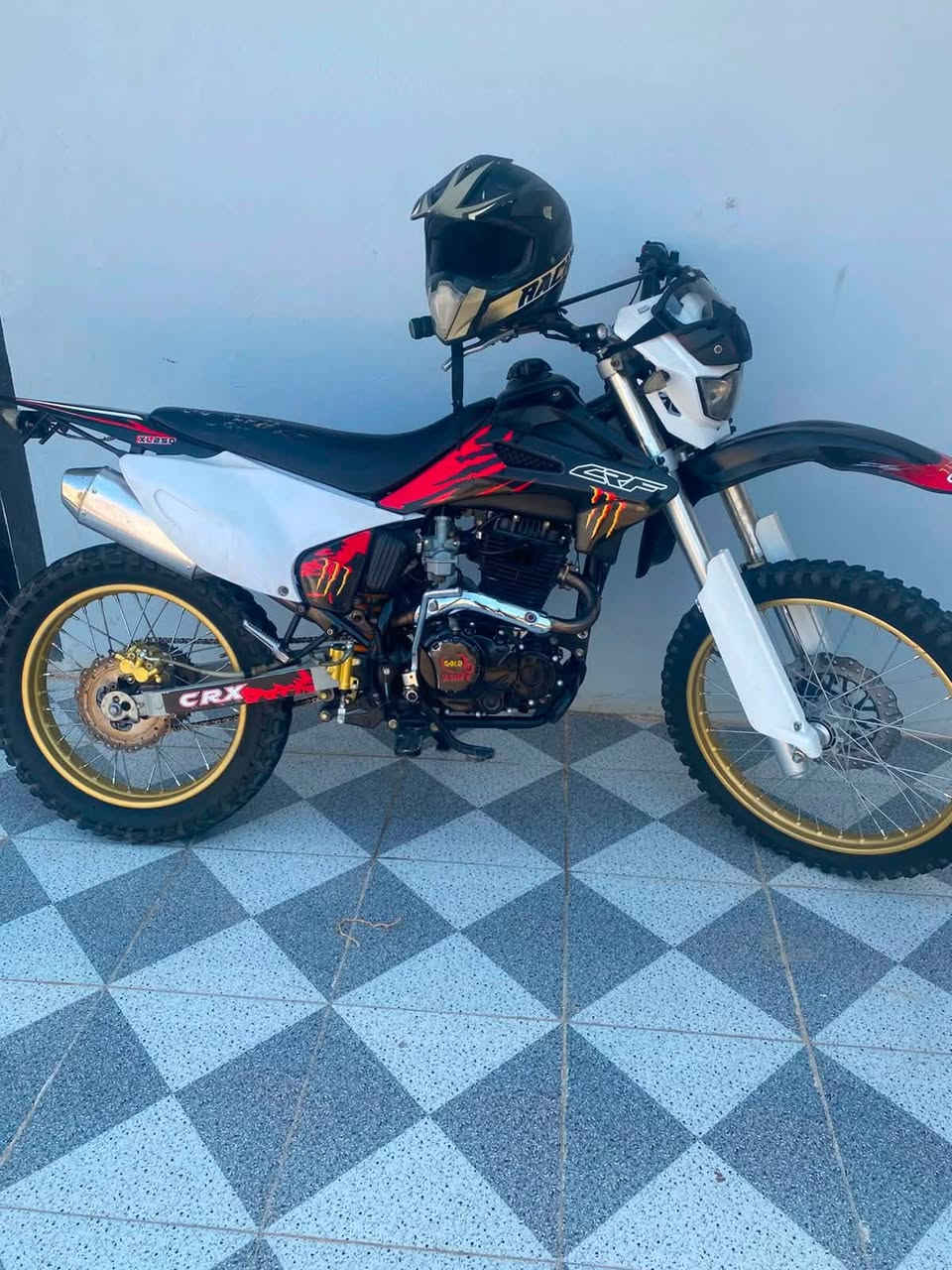 سلام عليكم للبيع قفاز CRF
كفاله عامه اي نقص مابيه 
كهربياته كله شغاله 
مكينه 250 cc
السعر 975 وبيه مجال 
مكاني بغداد الشعب 
***********
