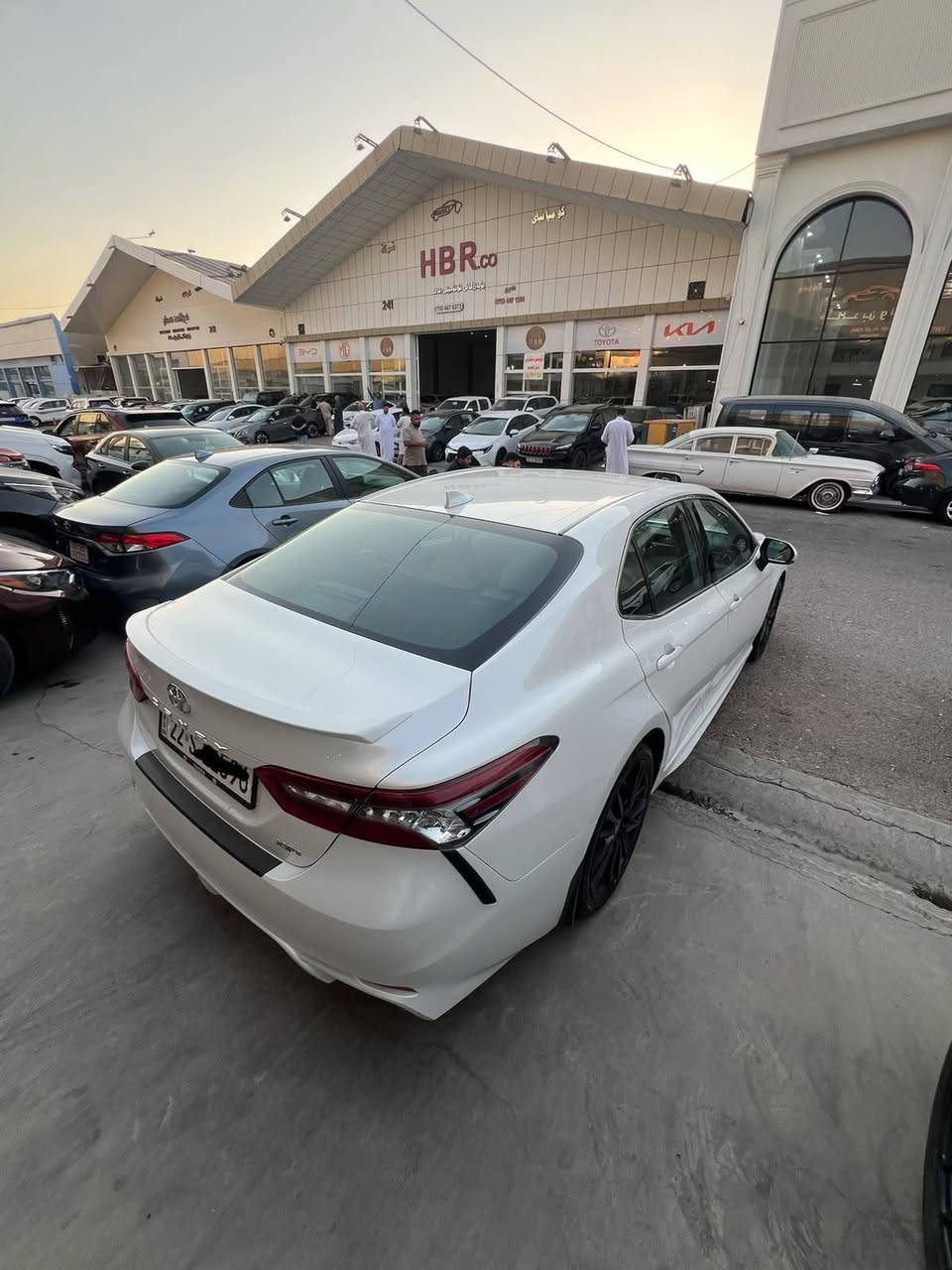 ملاحظه. يوجد جميع انواع السيارات حسب الطلب
 

🚘🔥 تويوتا كامري XSE 2024 للبيع 🔥🚘

🎨 جاملغ + باب صبغ

📍 السيارة مرتبة ونظيفة

🔹 المواصفات:

• محرك 2.5L بنزين

• 4 سلندر

• قوة 205 حصان

• قير أوتوماتيك

• دفع رباعي AWD

• فئة XSE الرياضية

• جنوط رياضية

• مقاعد رياضية

• شاشة وسطية

• كاميرا خلفية

• تشغيل زر

• دخول ذكي

• مثبت سرعة

• تحكم بالمقود

• مكيف أوتوماتيك

• إضاءة LED

• أنظمة Toyota Safety Sense

• نظام تحذير الاصطدام

• فرملة طوارئ

• تحذير الخروج عن المسار

• مثبت سرعة متكيف

• مراقبة النقطة العمياء

• حساسات أمان متعددة

• إيرباغات أمامية وجانبية وستائرية

🔥 كامري XSE AWD — فئة رياضية ومواصفات كامله

💵 السعر 215 وبيه مجال 

اتصال. ***********
واتساب. ***********
