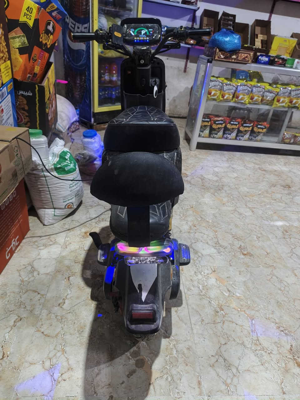 دراجة شحن ار ٩ • ٥ بطاريات • بصمة