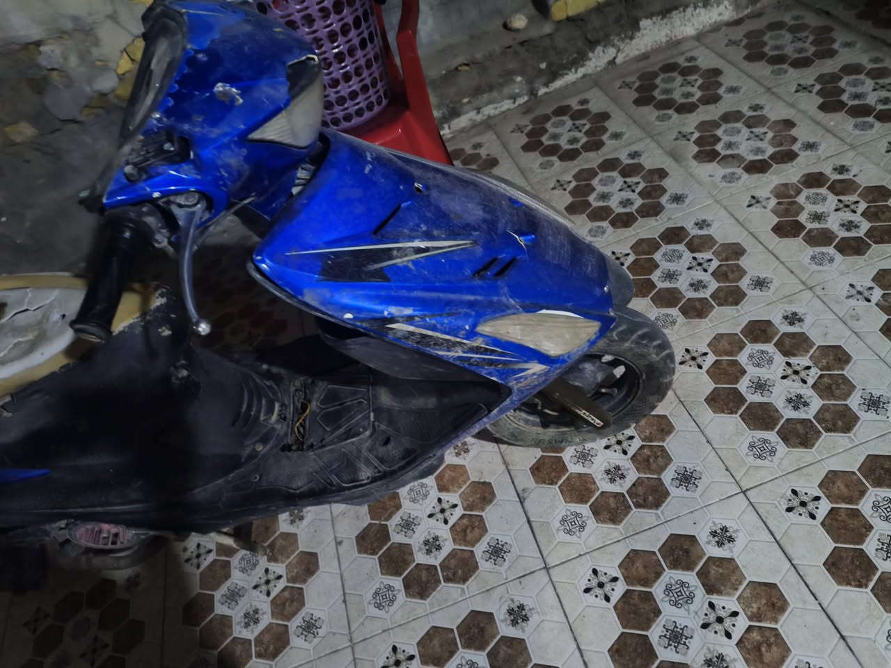 سلام عليكم ادرس صيني للبيع شغاله سلف كدامك دراجه ابيع كوم حديد سعر 100 وبيها مجال مكاني فلاحيه ***********
